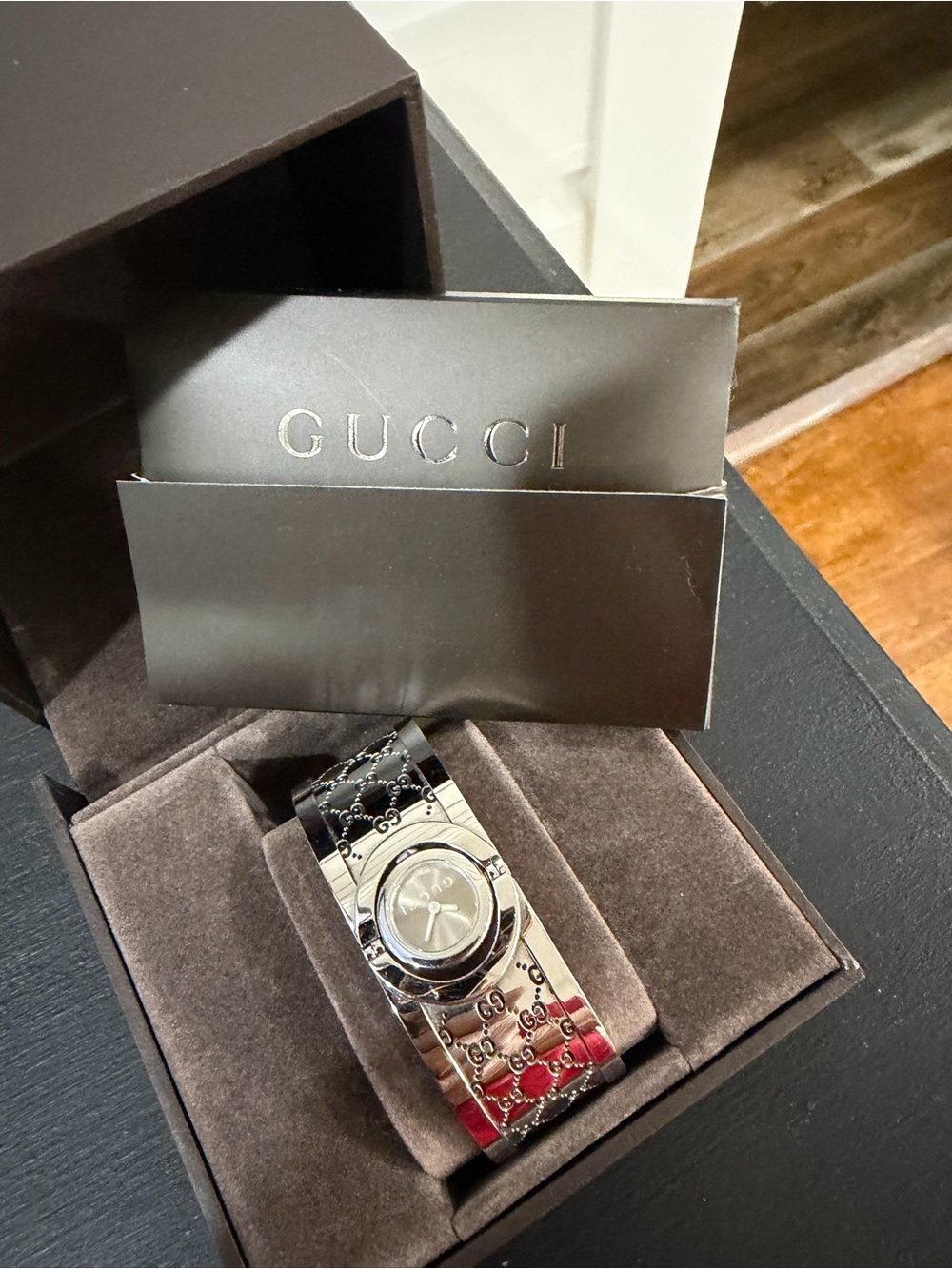 Gucci Silver Tone Ladies Bracelet Watch with GG Motif
WATCH IS NOT WORKING